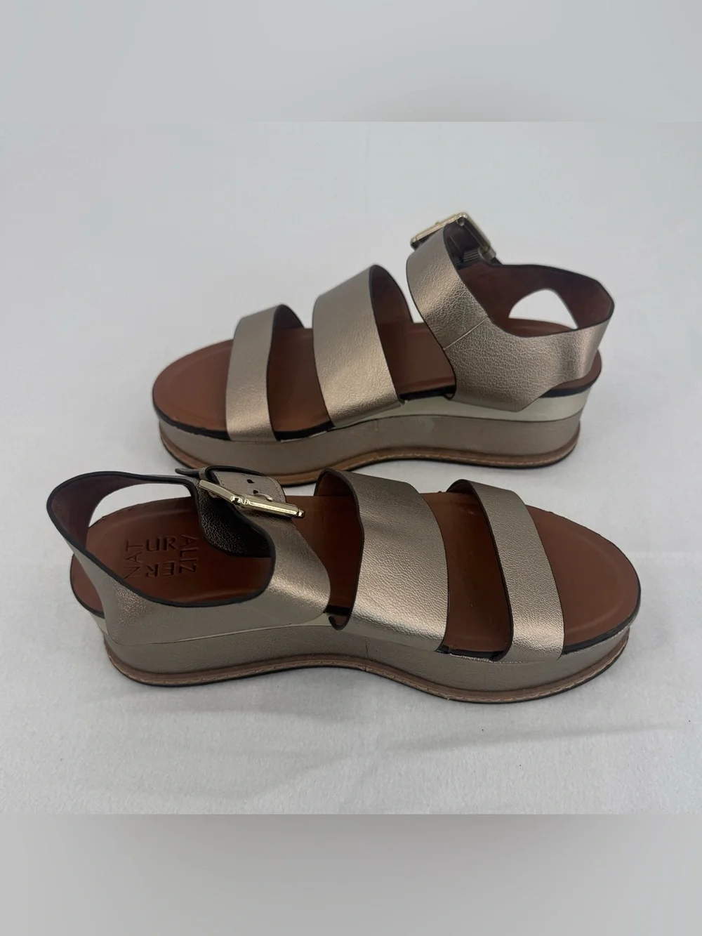 Naturalizer Women Metallic Gold Wide-Strap Platform Sandals with Buckle Size 9
